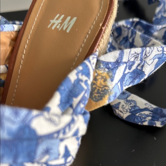 H&M Elegant Blue Patterned Wedge Sandals Sz 37/6.5 - Picture 12 of 14